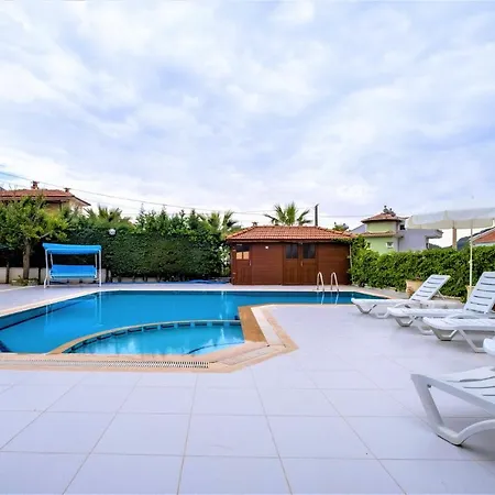 Luxury With Private Pool- Lorraine Villa